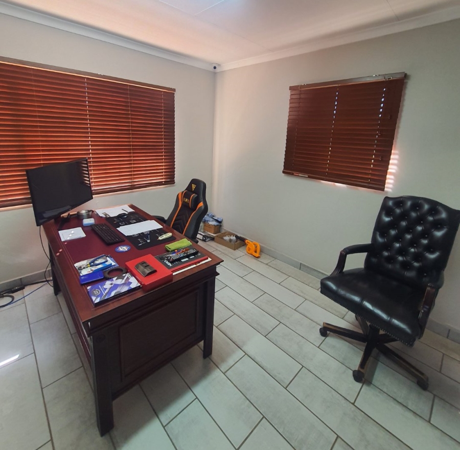 5 Bedroom Property for Sale in Rietfontein A H North West